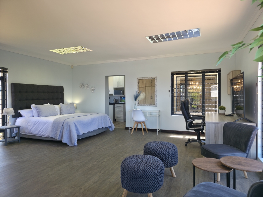 5 Bedroom Property for Sale in Wavecrest Eastern Cape